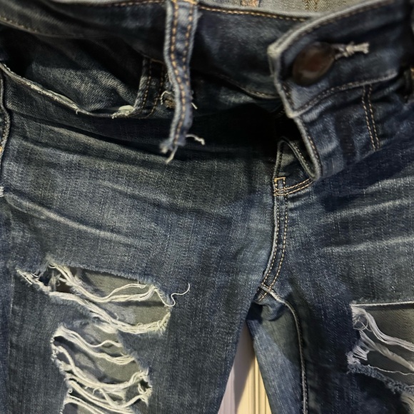 American Eagle 🦅 distressed jeans - Picture 3 of 6